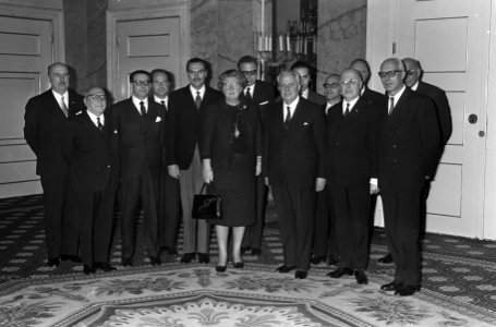 Koningin Juliana tijdens ontvangst van de Italiaanse Raad van State en de Neder…, Bestanddeelnr 918-4587