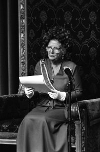 Koningin Juliana tijdens het voorlezen van de troonrede, Bestanddeelnr 930-4472