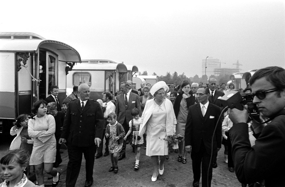 Koningin Juliana tijdens het bezoek, Bestanddeelnr 922-5616