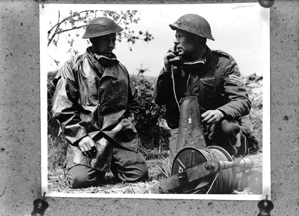 Koninklijke Nederlandse Brigade Prinses Irene in training. Verbindingstroepen aa, Bestanddeelnr 934-9627