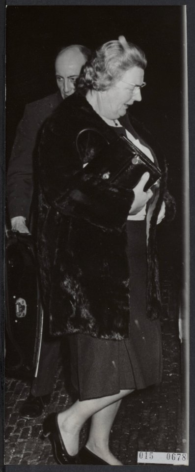 Koninklijk huis, koninginnen, kabinetscrises, Juliana, koningin, Bestanddeelnr 015-0678