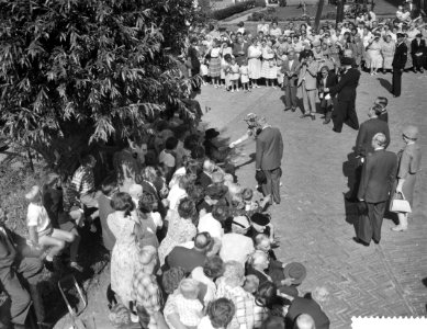 Koninklijk bezoek aan Amsterdam, derde dag, bezoek aan Rantdorp, Bestanddeelnr 910-6603