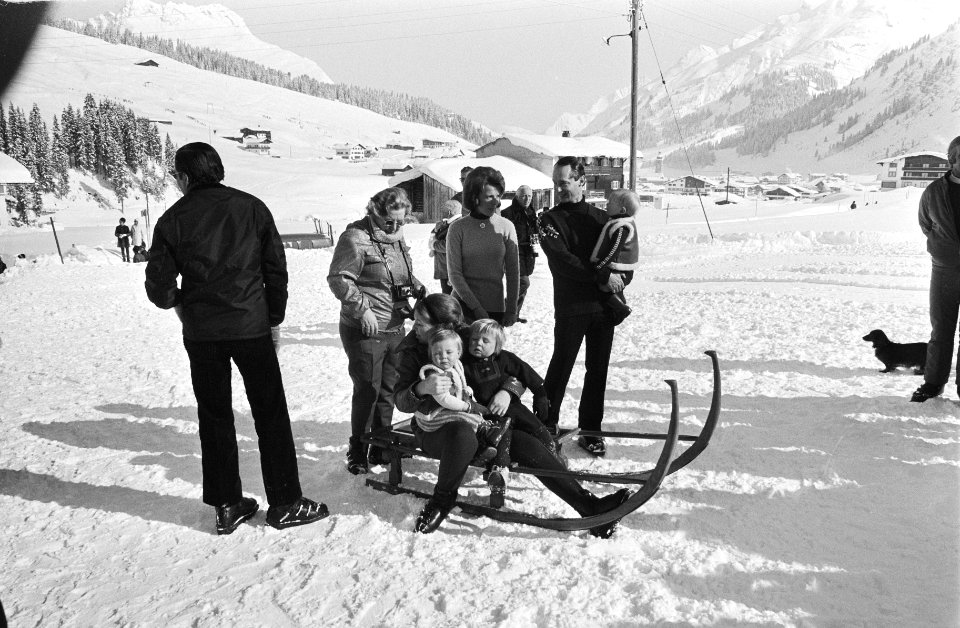 Koninklijke Familie voor wintervakantie in Lech nr. 12A, 13A, 15A Prinses Beat, Bestanddeelnr 924-3204