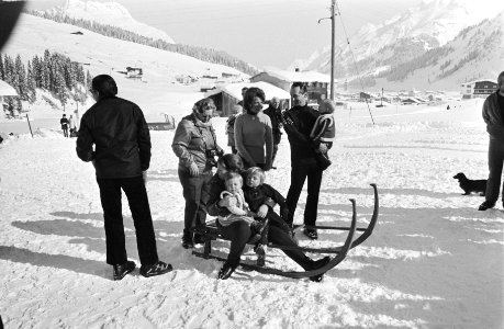 Koninklijke Familie voor wintervakantie in Lech nr. 12A, 13A, 15A Prinses Beat, Bestanddeelnr 924-3204