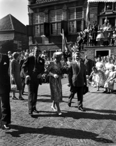 Koninklijk bezoek aan Amsterdam, derde dag, bezoek aan Rantdorp, Bestanddeelnr 910-6599