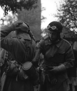 Koninkijke Nederlandse Prinses Irene Brigade in Nederland Een krijgsgevangen g, Bestanddeelnr 934-9733