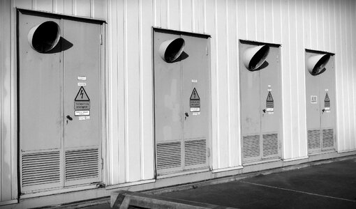 Electricity cooling service door