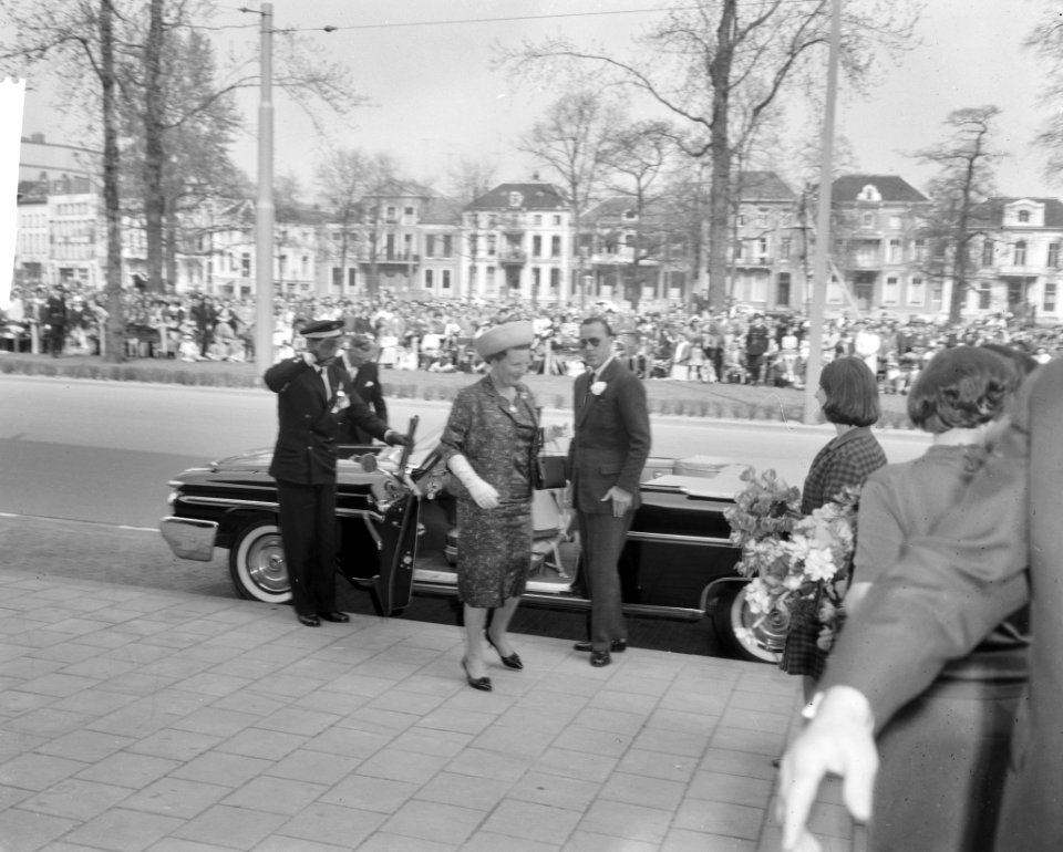 Koninklijk gezin bezoekt Arnhem, Bestanddeelnr 913-8783