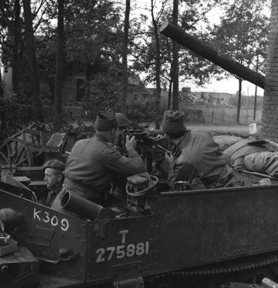 Koninkijke Nederlandse Prinses Irene Brigade in Nederland. De weg Tilburg-Breda, Bestanddeelnr 934-9731