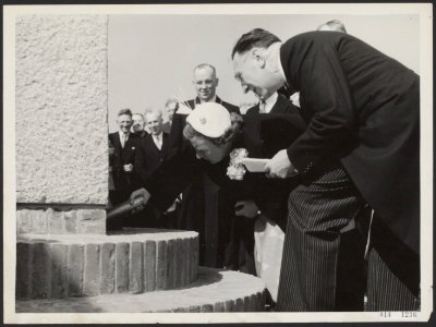 Koninklijk huis, koninginnen, monumenten, metselen, documenten, ministers, Julia, Bestanddeelnr 014-1236