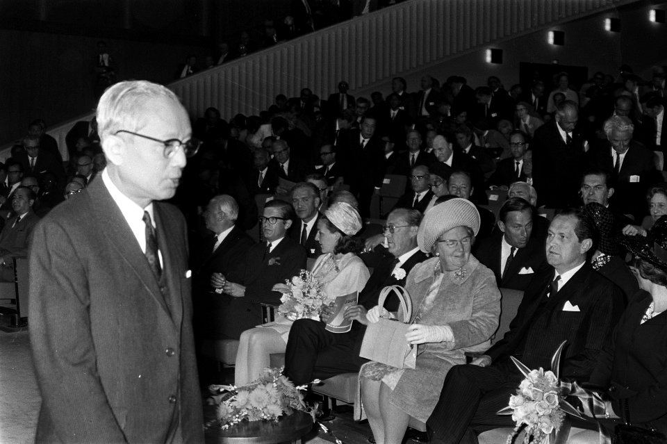 Koningin Juliana opent het tweede FAO-Wereldvoedselcongres in Congrescentrum, De, Bestanddeelnr 923-5966