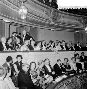 Koninklijk bezoek aan Stadsschouwburg, Bestanddeelnr 905-9408