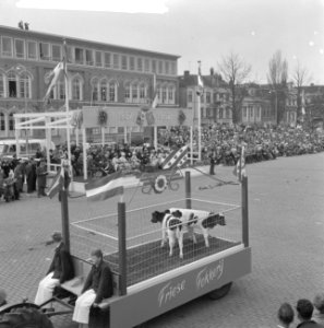Koninklijk bezoek aan Groningen en Friesland (reportage), Bestanddeelnr 913-8907