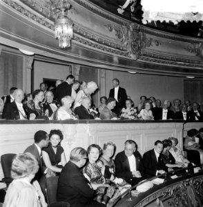 Koninklijk bezoek aan Stadsschouwburg, Bestanddeelnr 905-9409