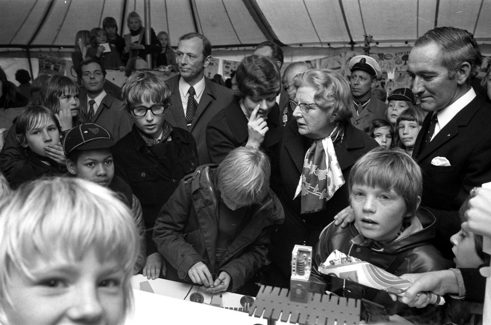 Koningin Juliana opent nieuw gebouw Scouting Nederland in Amersfoort, Bestanddeelnr 926-7624