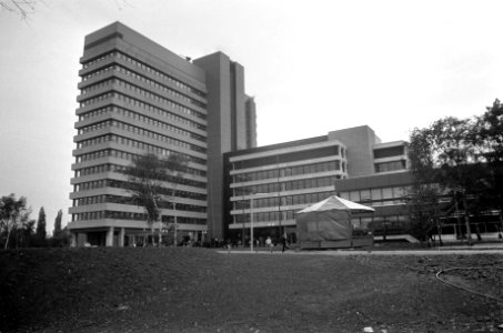 Koningin Juliana opent nieuw gebouw Algemeen Burgelijk Pensioen Fonds in Heerlen, Bestanddeelnr 926-7578