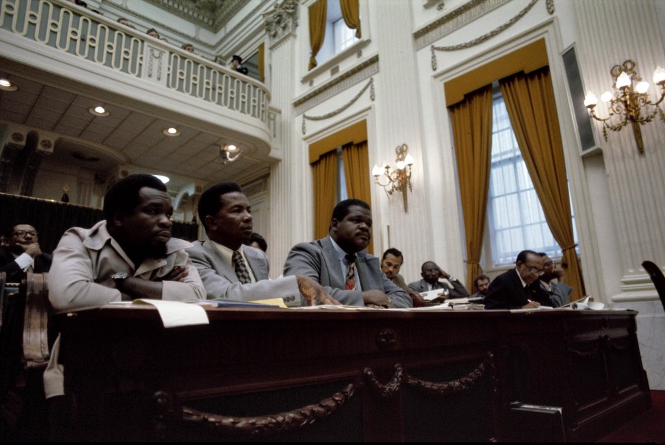 Koninkrijksdebat in Tweede Kamer met Surinaamse Statenleden v.l.n.r. Derby, Wij, Bestanddeelnr 254-9707