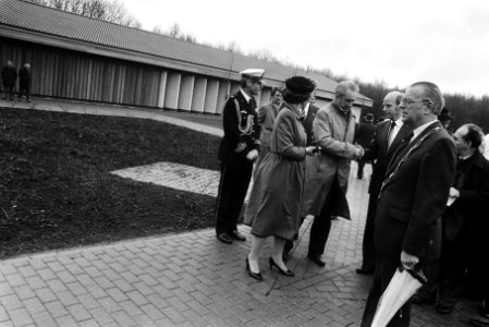 Koninginnen, openingen, concentratiekampen, Beatrix, koningin, Bestanddeelnr 932-5582