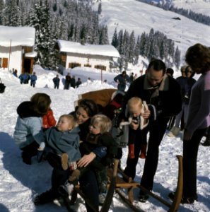 Koninklijke Familie voor wintersport in Lech, Oostenrijk Prins Johan Friso, Bestanddeelnr 254-8792
