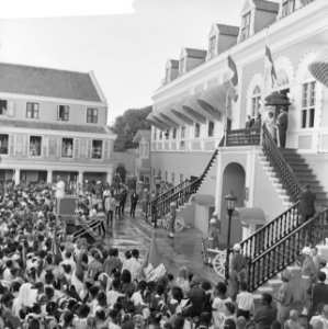 Koninklijk bezoek aan Curaçao. Aubade in Willemstad, Bestanddeelnr 918-2657 photo