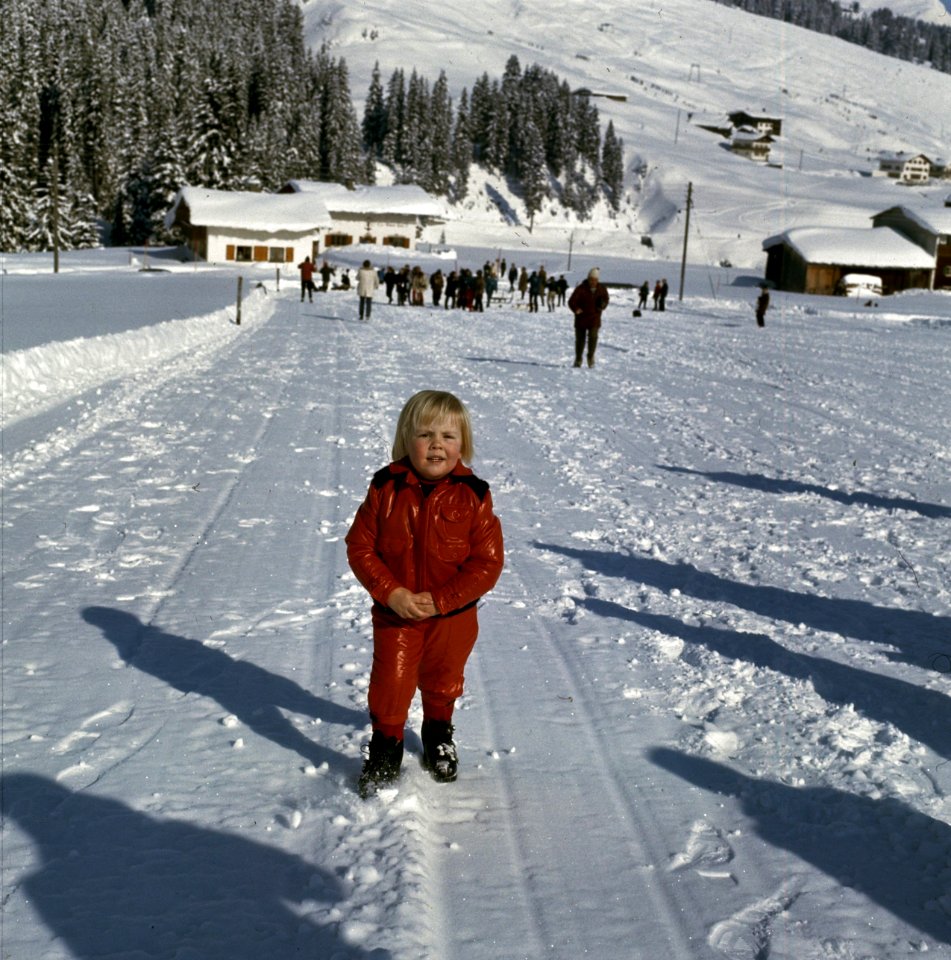 Koninklijke Familie voor wintersport in Lech, Oostenrijk Prins Willem Alexander, Bestanddeelnr 254-8799