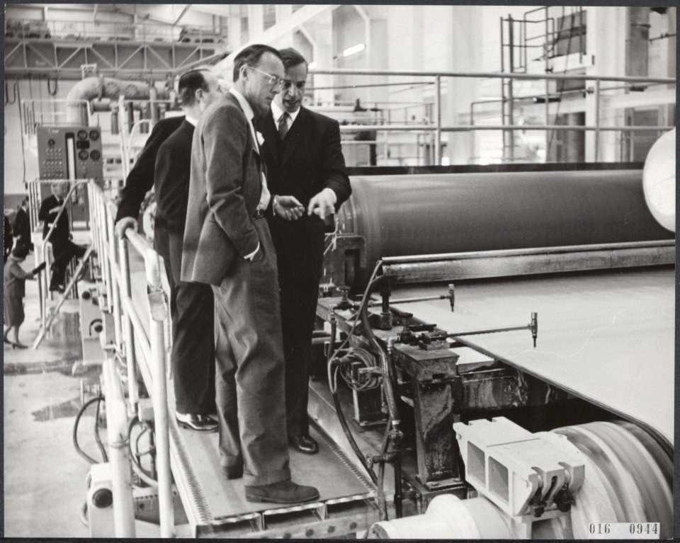 Koninklijk huis, prinsen, openingen, fabrieken, papieren, machines, Bernhard, pr, Bestanddeelnr 016-0944