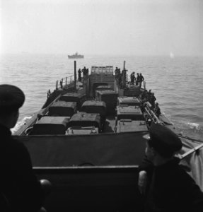 Koninklijke Nederlandse Brigade Prinses Irene. Landing in Normandië llandingss…, Bestanddeelnr 934-9666