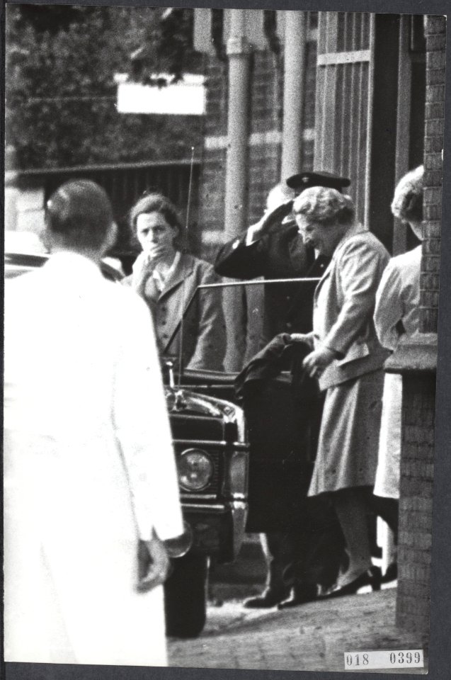 Koninklijk huis, prinsen, koninginnen, VERTREKKEN, geboorten, Juliana, koningin,, Bestanddeelnr 018-0399