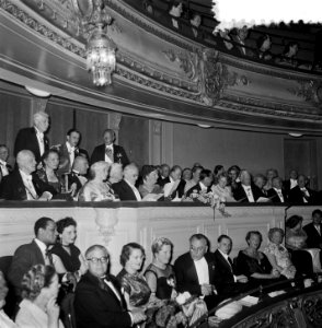 Koninklijk bezoek aan Stadsschouwburg, Bestanddeelnr 905-9411