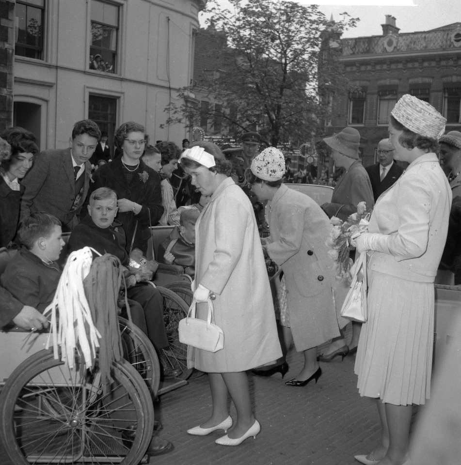 Koninklijk gezin bezoekt Utrecht reportage, Bestanddeelnr 913-8800