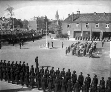 Koninginnedag in Den Haag , Marine herdenking, Bestanddeelnr 903-9438