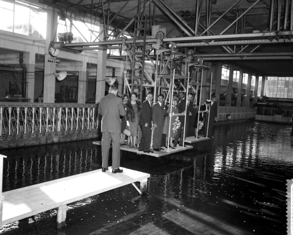 Koninklijk bezoek aan het Waterloopkundig Laboratorium Delft, Bestanddeelnr 911-7070