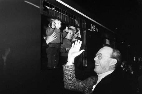 Koninklijke Familie vertrekt per trein naar Lech voor wintervakantie, vanaf Baar, Bestanddeelnr 924-3116