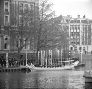 Koningssloep proefvaart op de Amstel, Bestanddeelnr 913-8209