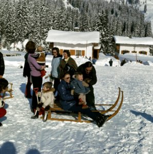 Koninklijke Familie voor wintersport in Lech, Oostenrijk Prins Johan Friso, Bestanddeelnr 254-8789