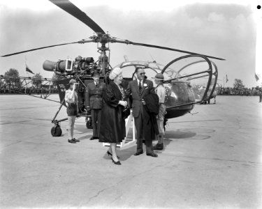Koninklijk bezoek aan Den Bosch met helicopter, Bestanddeelnr 913-8921