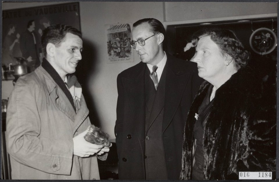 Koninklijk huis, prinsen, koninginnen, premieres, toneel, acteurs, gesprekken, t, Bestanddeelnr 016-1184