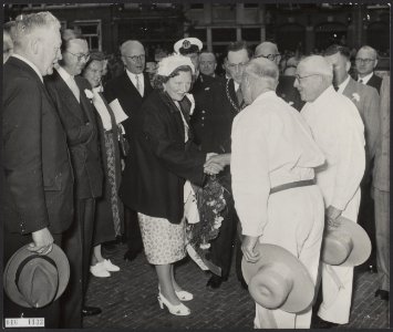 Koninklijk huis, prinsen, koninginnen, kaasmarkten, begroetingen, burgemeesters,, Bestanddeelnr 016-1133