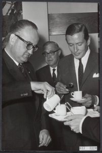 Koninklijk huis, prinsen, bijeenkomsten, ministers, Bogaers P.C.w., Claus, prins, Bestanddeelnr 017-1220