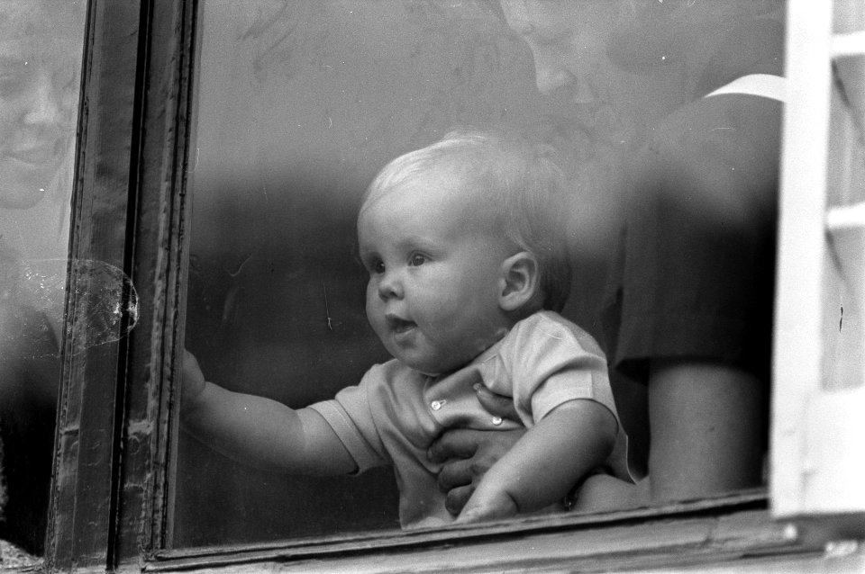 Koninginnedag. Prinses Beatrix met zoon en de zuster, Bestanddeelnr 921-3054