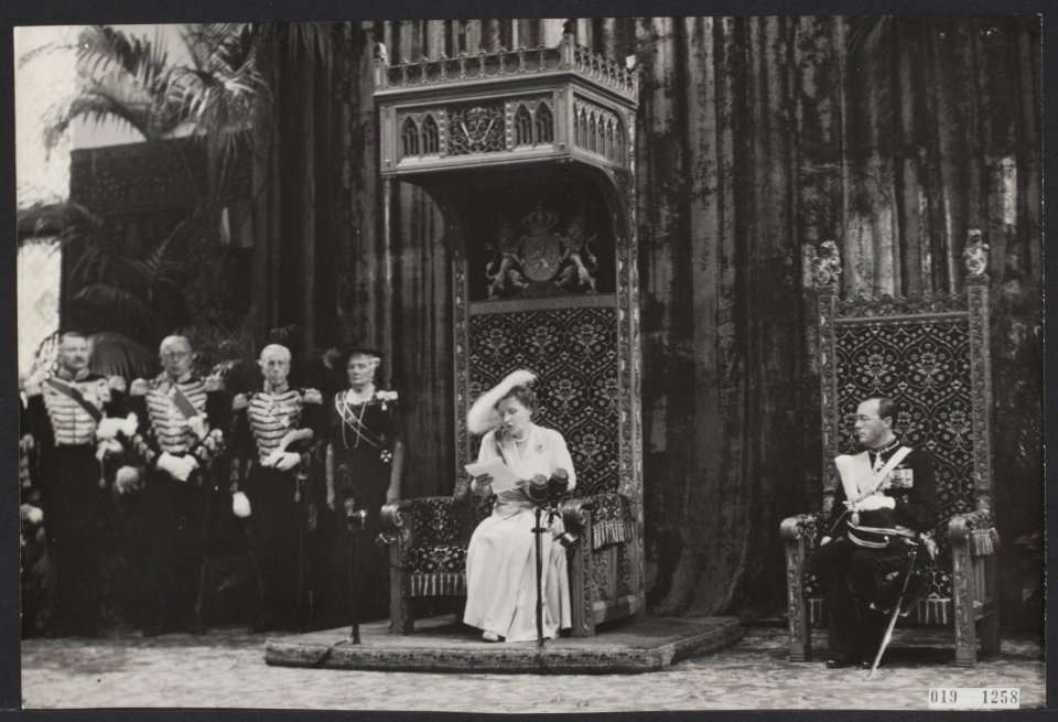 Koninklijk huis, prinsen, koninginnen, prinsjesdag, TROONREDES, Bernhard, prins,, Bestanddeelnr 019-1258