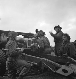 Koninklijke Nederlandse Brigade Prinses Irene in training. Artilleristen, Bestanddeelnr 934-9651