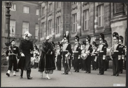 Koninklijk huis, prinsen, koninginnen, recepties, muziekkorpsen, Bernhard, prins, Bestanddeelnr 016-1145