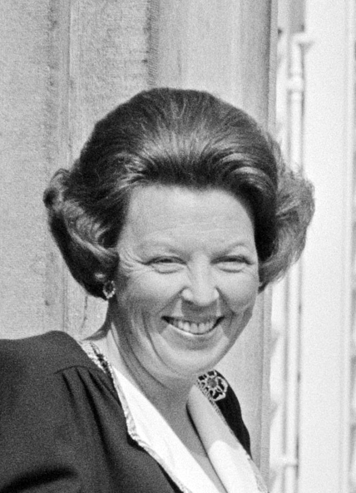 Koninginnedag 1987 Koningin Beatrix op bordes , Bestanddeelnr 933-9669 (cropped)