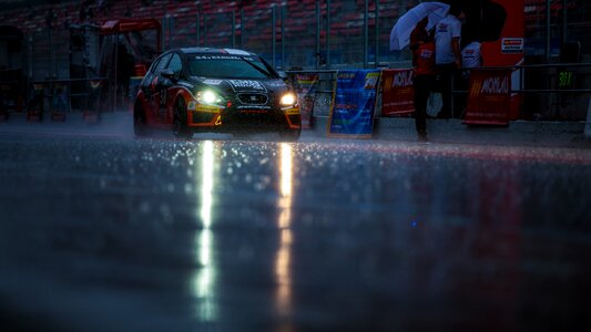 Race 24h series race rain