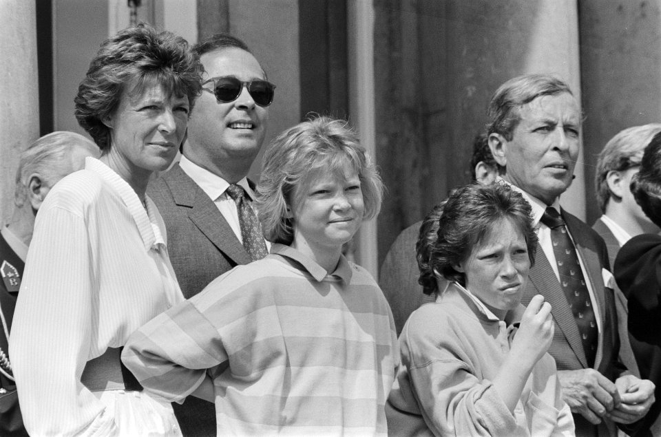 Koninginnedag 1987 deel Koninklijke familie op bordes Soestdijk, Bestanddeelnr 933-9682