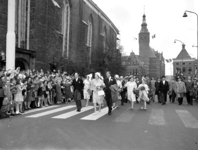 Koninklijk bezoek aan Groningen (naar de Grote Markt ), Bestanddeelnr 913-8855