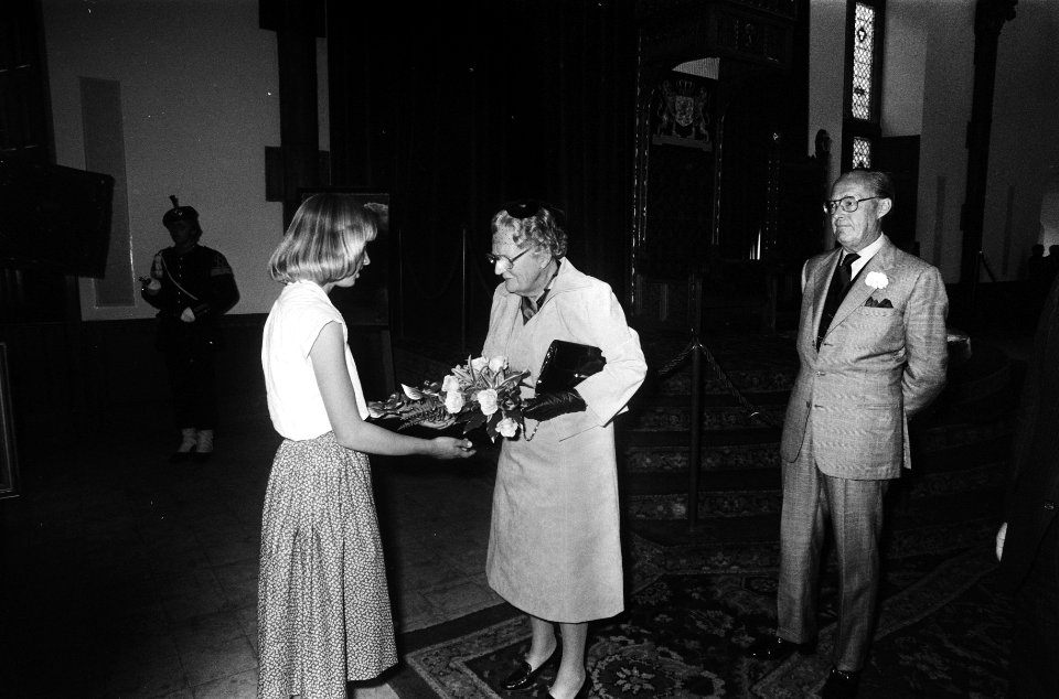 Koninginnen, tentoonstellingen, openingen, prinsen, Juliana, koningin, Bernhard,, Bestanddeelnr 930-3145