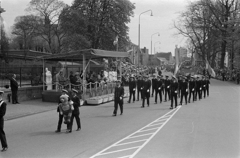 Koninklijk bezoek aan Haarlem, Bestanddeelnr 913-9031