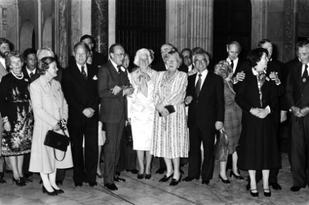 Koninginnen, conferenties, paleizen, prinsen, burgemeesters, Bestanddeelnr 930-2298